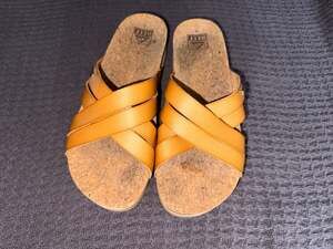 Reef‎ Women's Cushion Bloom Hi Slide Sandal Size 9